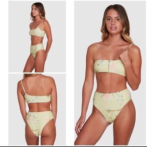 NWT Billabong Maui Babe Bikini Bottoms size medium